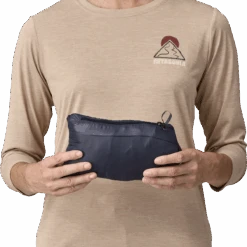 Patagonia Women's Down Sweater Vest 13 Patagonia Women's Down Sweater Vest -Ski Sports Shop 100246466 BLK 5