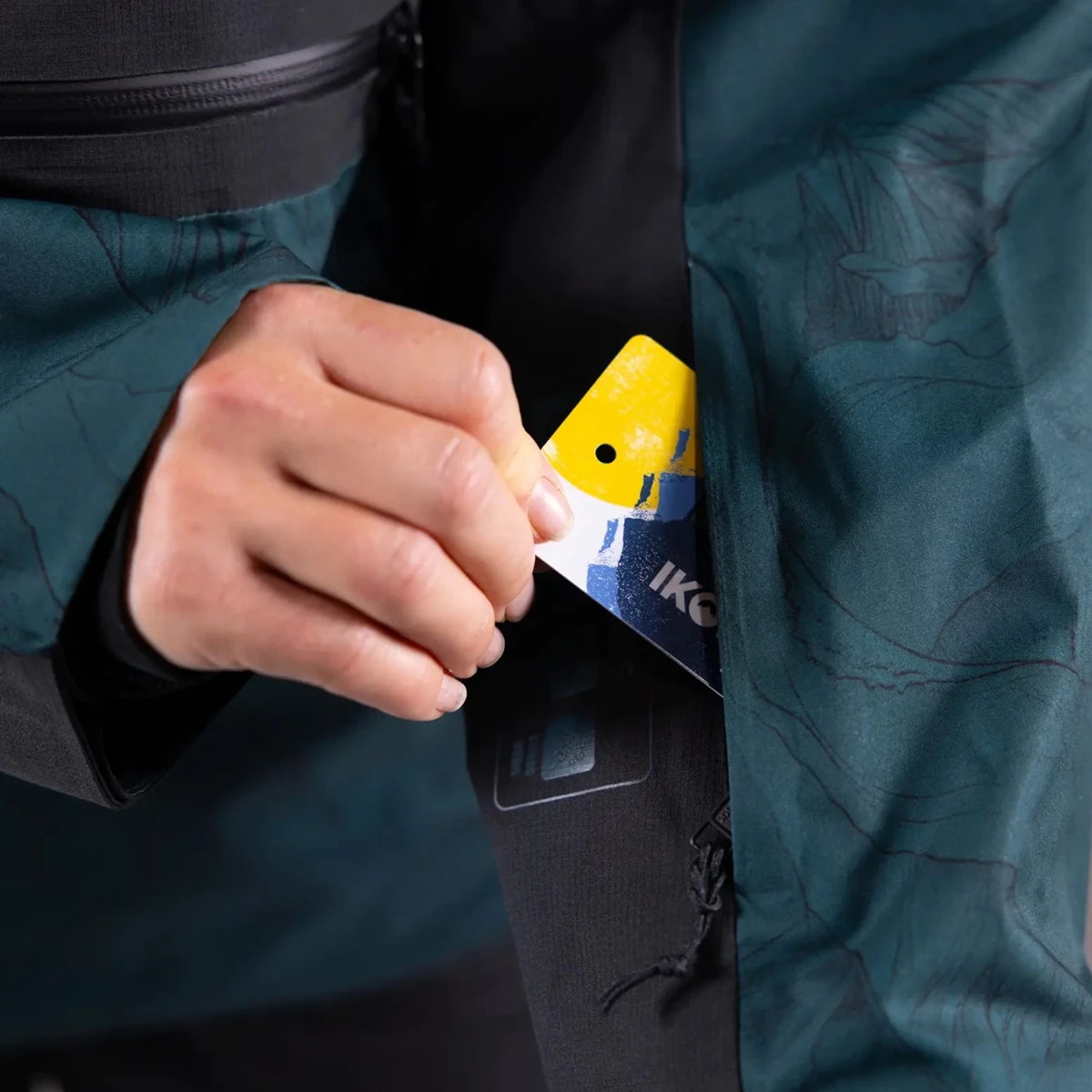 Women's MTN Surf Recycled Anorak 8 Women's MTN Surf Recycled Anorak - Image 6