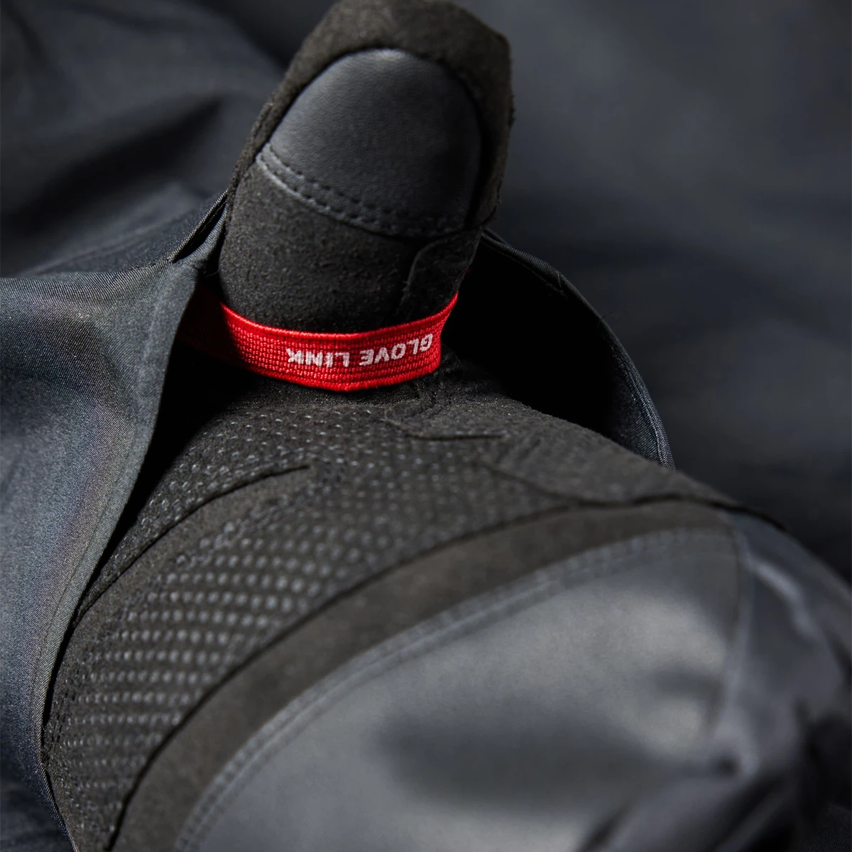 686 Women's Waterproof Hoody 8 686 Women's Waterproof Hoody - Image 6